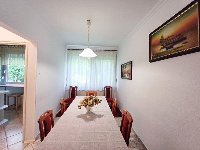 Eladó panellakás, Hajdúszoboszlón 57.999 M Ft, 4 szobás