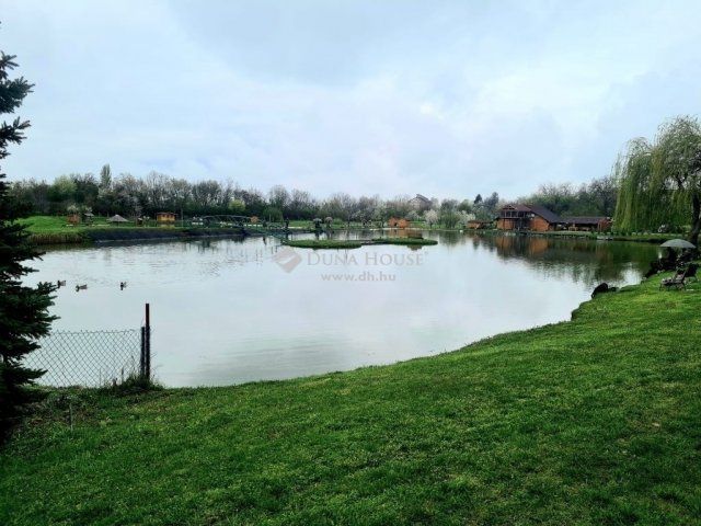 Eladó családi ház, Pécsváradon 140 M Ft, 2 szobás