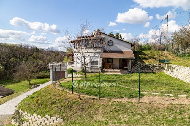 Eladó családi ház, Báron 95 M Ft, 4+1 szobás