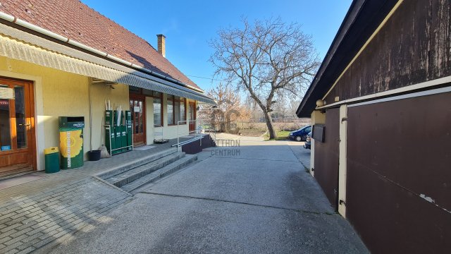 Eladó üzlethelyiség, Pakson 74.9 M Ft / költözzbe.hu