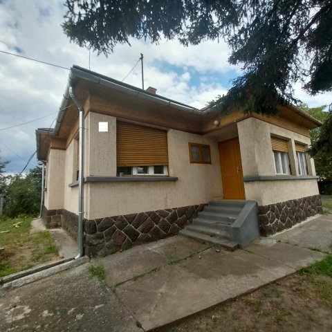 Eladó családi ház, Farmoson 24.5 M Ft, 5 szobás