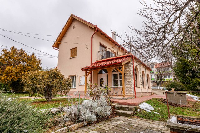Eladó családi ház, Balatonfüreden 119 M Ft, 3+1 szobás