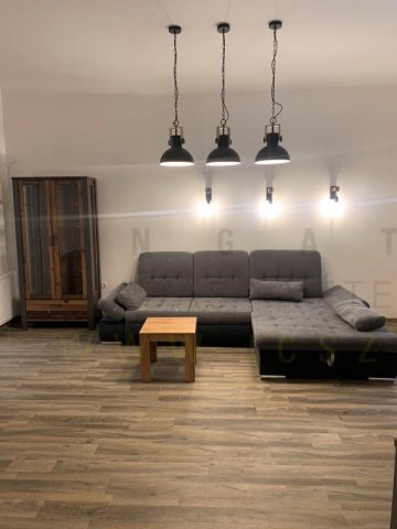 Eladó téglalakás, Szegeden 77 M Ft, 2 szobás