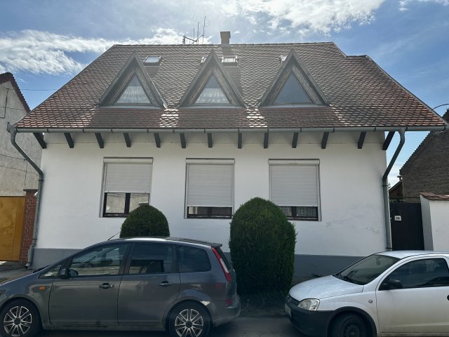Eladó családi ház, Szigetváron 58 M Ft, 6 szobás