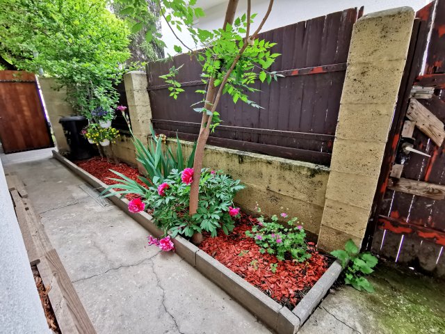Eladó családi ház, Budaörsön 59.9 M Ft, 2 szobás