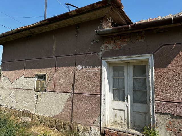 Eladó családi ház, Tiszaszőlősön, Fő úton 15.99 M Ft