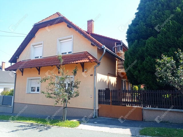 Eladó családi ház, Zalaegerszegen 89 M Ft, 6 szobás