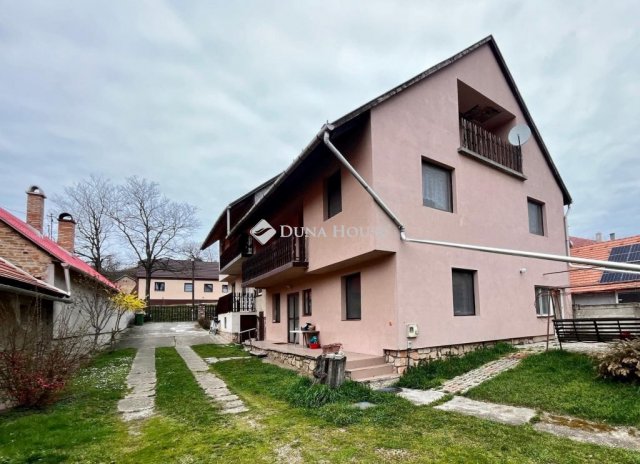 Eladó ikerház, Móron 49.9 M Ft, 5 szobás / költözzbe.hu