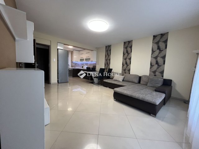 Kiadó ikerház, albérlet, Kecskeméten 490 E Ft / hó, 4 szobás