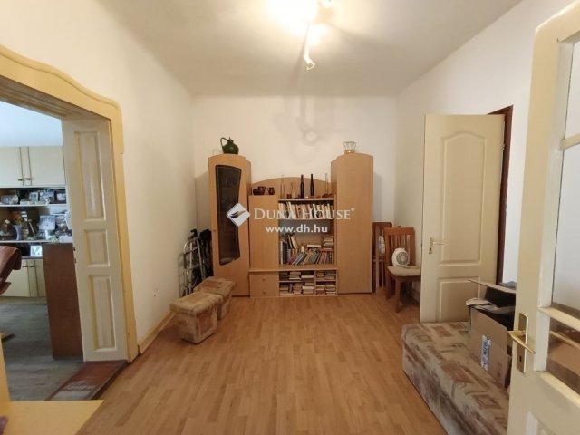 Eladó családi ház, Cegléden 39 M Ft, 4 szobás