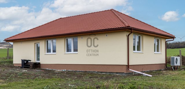 Eladó családi ház, Várpalotán 65 M Ft, 5 szobás