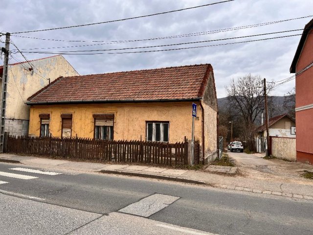 Eladó családi ház, Miskolcon, Árpád úton 12.99 M Ft, 2 szobás