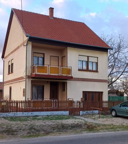 Eladó családi ház, Tiszakécskén 38.9 M Ft, 3+1 szobás