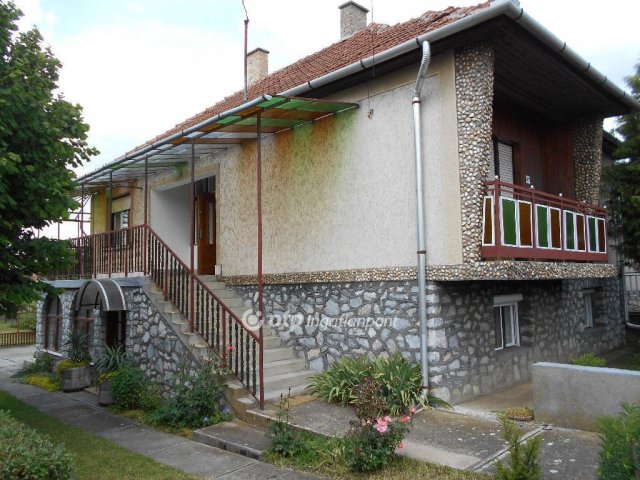 Eladó családi ház, Edelényben 32.8 M Ft, 5+1 szobás