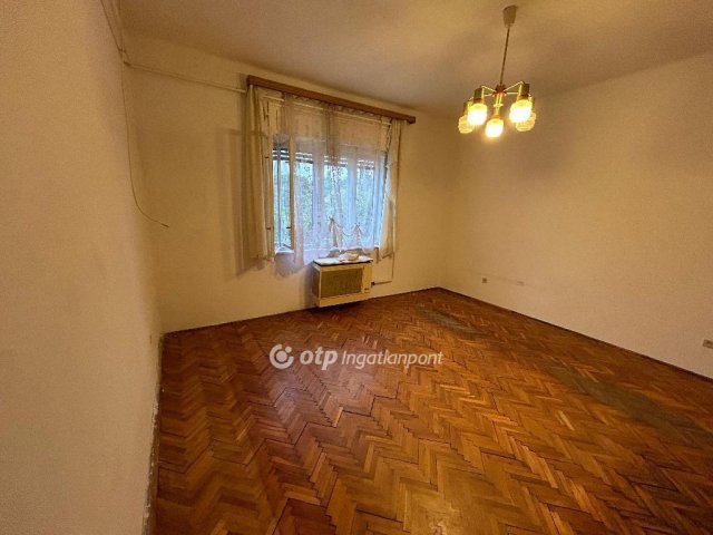 Eladó családi ház, Konyáron 18 M Ft, 2 szobás