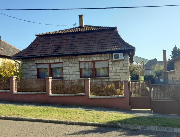 Eladó családi ház, Ceglédbercelen 57.9 M Ft, 4 szobás