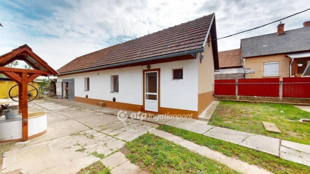 Eladó családi ház, Ongán 60.99 M Ft, 3 szobás