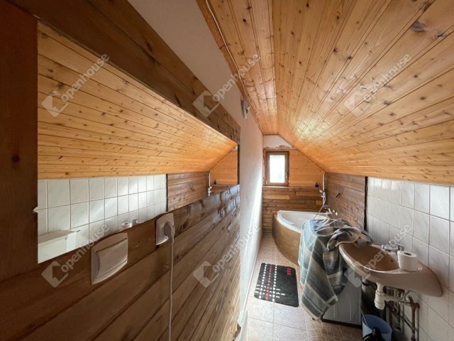 Eladó családi ház, Igalon 42.9 M Ft, 6 szobás