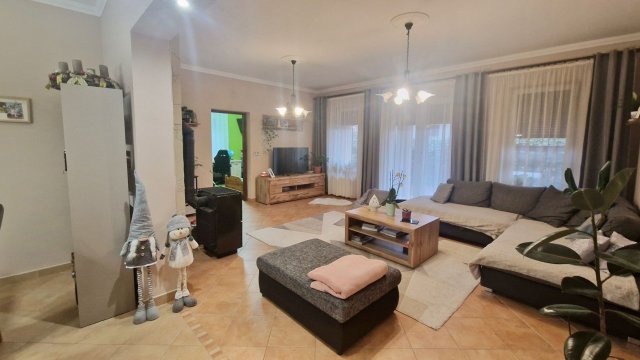 Eladó családi ház, Debrecenben 99.9 M Ft, 4 szobás