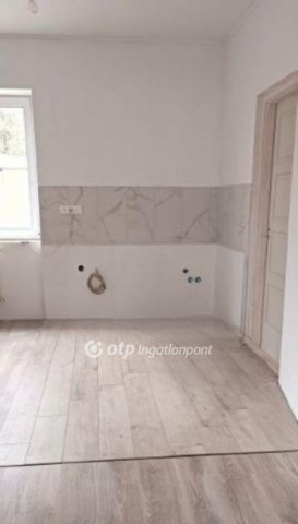 Eladó családi ház, Nagykőrösön 49.9 M Ft, 4 szobás
