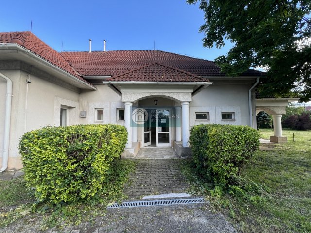Eladó családi ház, Nyékládházán 99 M Ft, 5 szobás