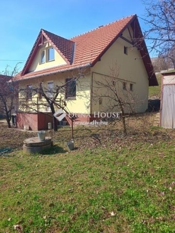 Eladó családi ház, Pécsett 89.9 M Ft, 4 szobás