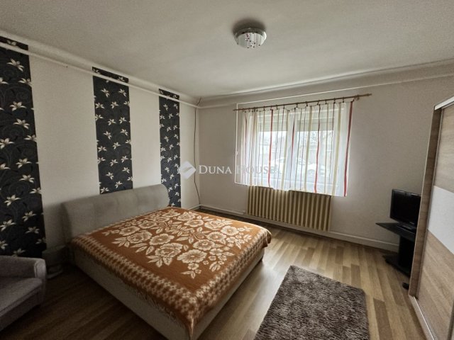 Eladó családi ház, Szigetváron 50 M Ft, 4 szobás