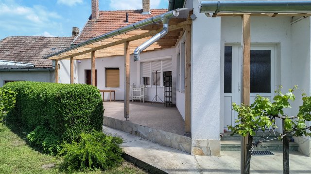 Eladó családi ház, Hercegszántón 33 M Ft, 4 szobás