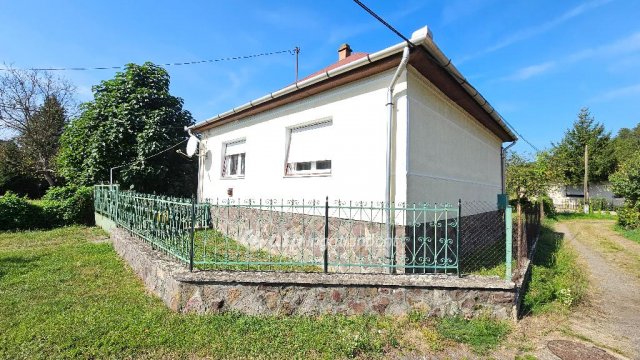 Eladó családi ház, Sirokban 22.9 M Ft, 2 szobás