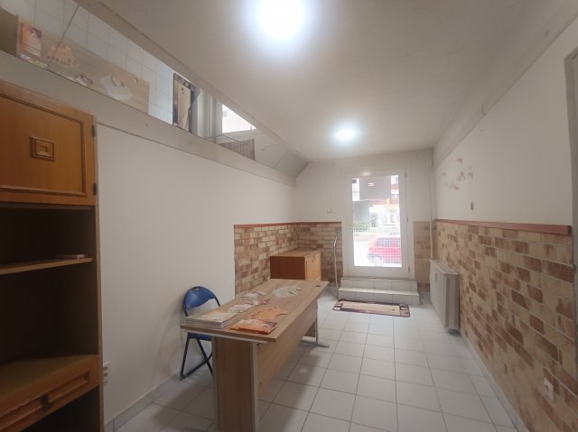 Eladó téglalakás, Komlón, Kossuth Lajos utcában 24.9 M Ft