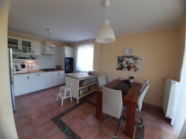 Eladó családi ház, Veresegyházon 109 M Ft, 5 szobás