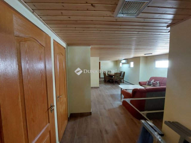 Eladó nyaraló, Faddon 42 M Ft, 4 szobás / költözzbe.hu