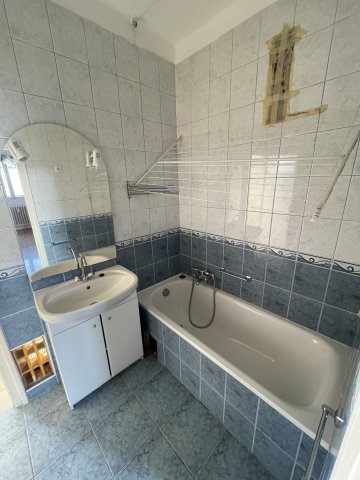 Kiadó panellakás, albérlet, Kecskeméten 120 E Ft / hó, 2 szobás