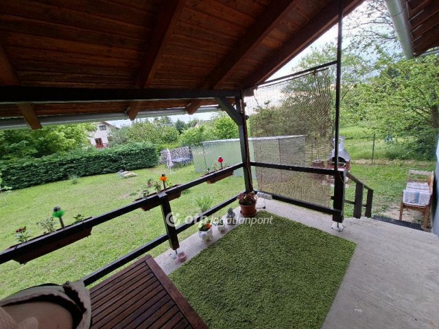 Eladó családi ház, Szadán 78 M Ft, 1+2 szobás