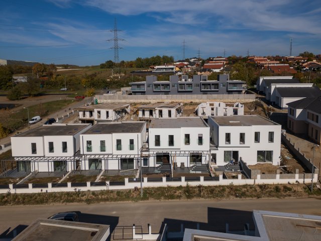Eladó ikerház, Mogyoródon 109.9 M Ft, 4 szobás