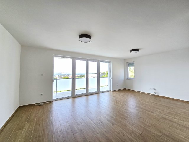 Kiadó téglalakás, albérlet, Pécsett 250 E Ft / hó, 3 szobás