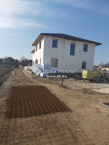 Eladó ikerház, Vecsésen 119 M Ft, 5 szobás