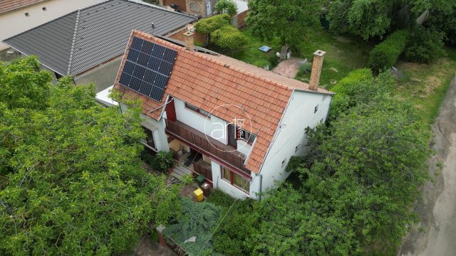 Eladó családi ház, Szegeden 99 M Ft, 5 szobás