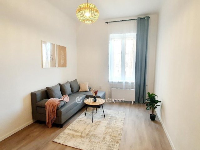 Eladó téglalakás, Budapesten, VIII. kerületben 99 M Ft, 4 szobás