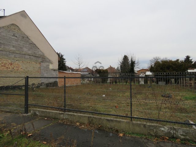 Eladó telek, Budapesten, XV. kerületben 70 M Ft