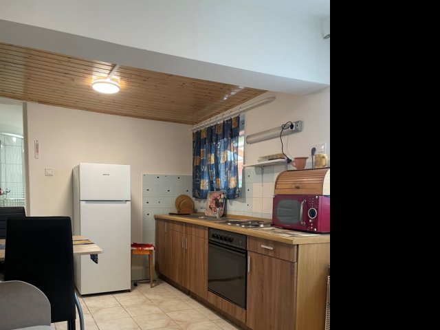 Kiadó családi ház, albérlet, Pécsett 130 E Ft / hó, 1 szobás