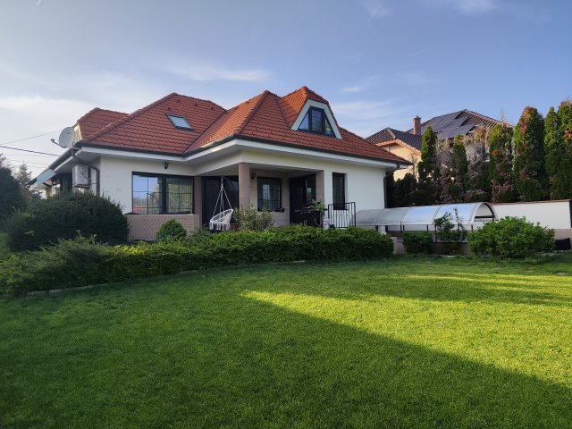 Eladó családi ház, Székesfehérvárott 169 M Ft, 6 szobás