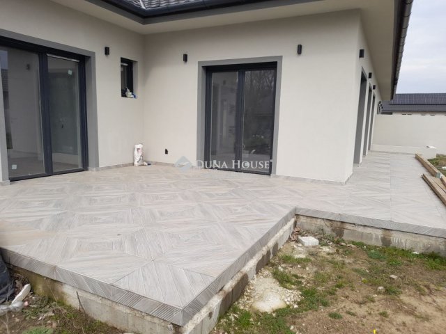 Eladó ikerház, Szadán 115 M Ft, 4 szobás / költözzbe.hu