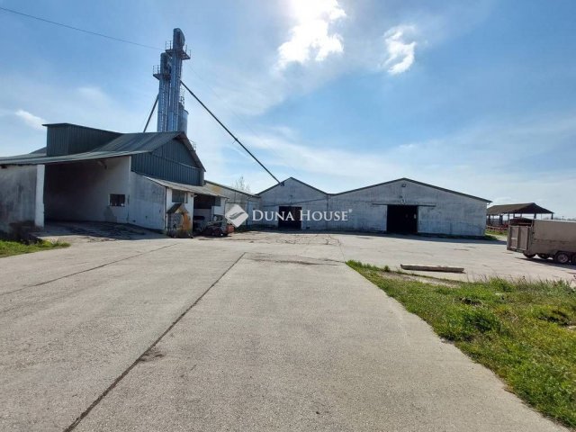 Eladó ipari ingatlan, Sárbogárdon 480 M Ft / költözzbe.hu