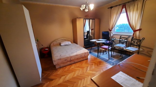 Eladó téglalakás, Székesfehérvárott 36.5 M Ft, 1 szobás