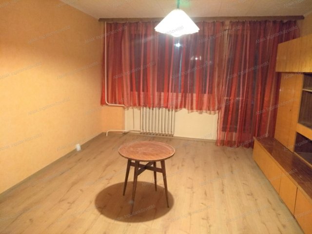 Kiadó panellakás, albérlet, Kecskeméten 95 E Ft / hó, 1 szobás