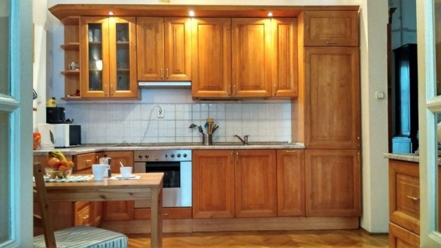 Kiadó téglalakás, albérlet, Budapesten, VI. kerületben