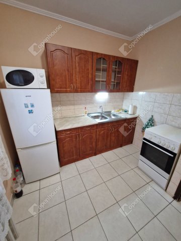 Eladó panellakás, Nagykanizsán 24.3 M Ft, 3 szobás