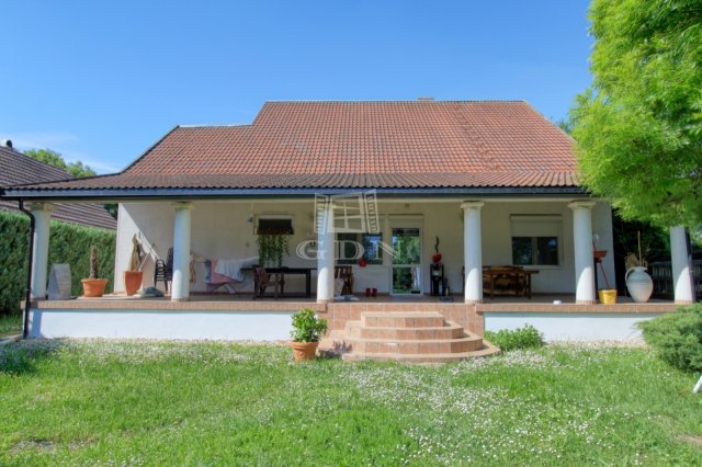 Eladó családi ház, Pázmándon 120 M Ft, 5 szobás
