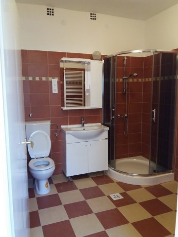 Kiadó családi ház, albérlet, Nagykovácsiban 626 E Ft / hó